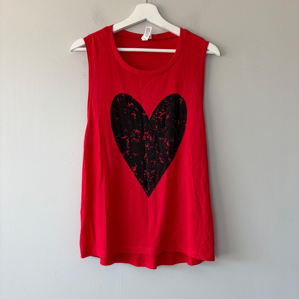 Bella Canvas Red Distressed Black Heart Flowy Muscle Tank Top Women's Large